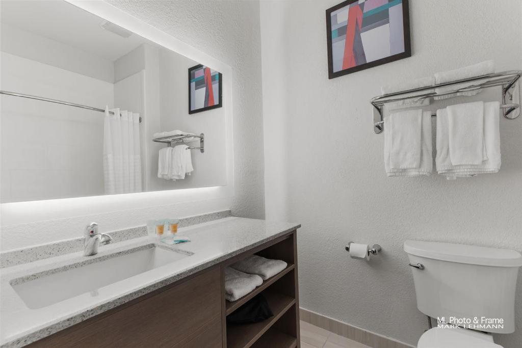 Comfort Suites 러레이도 외부 사진